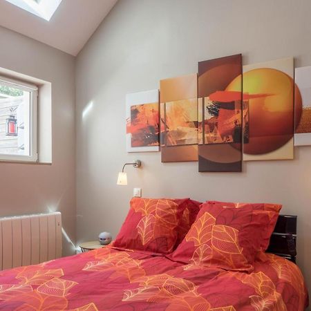 Вилла Le Dionysien *** Saint-Denis-de l'Hotel Экстерьер фото